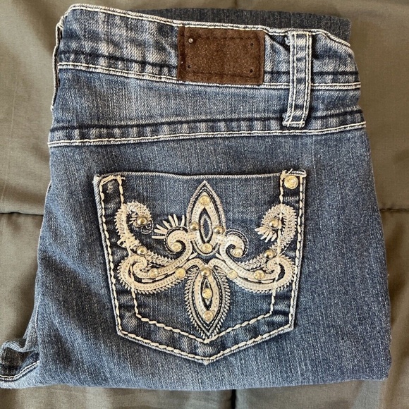 Earl Jeans Fleur De Lis Embroidered Pocket Jean Juniors Size 3 - Picture 1 of 9